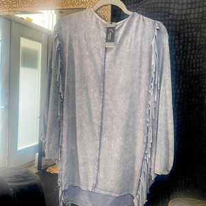 New boutique blouse, distressed denim, look size large new with tags